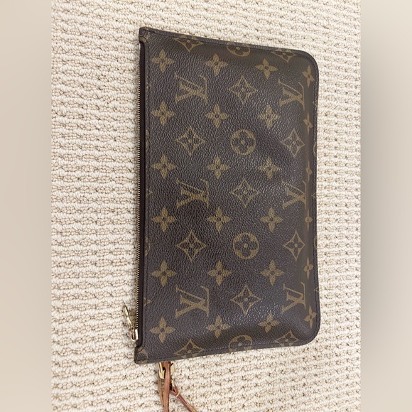 Well-cared-for Louis Vuitton Neverfull GM - Picture 6 of 15